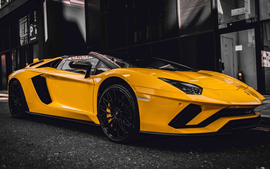 A Guide to Luxury Car Rental Options in Dubai